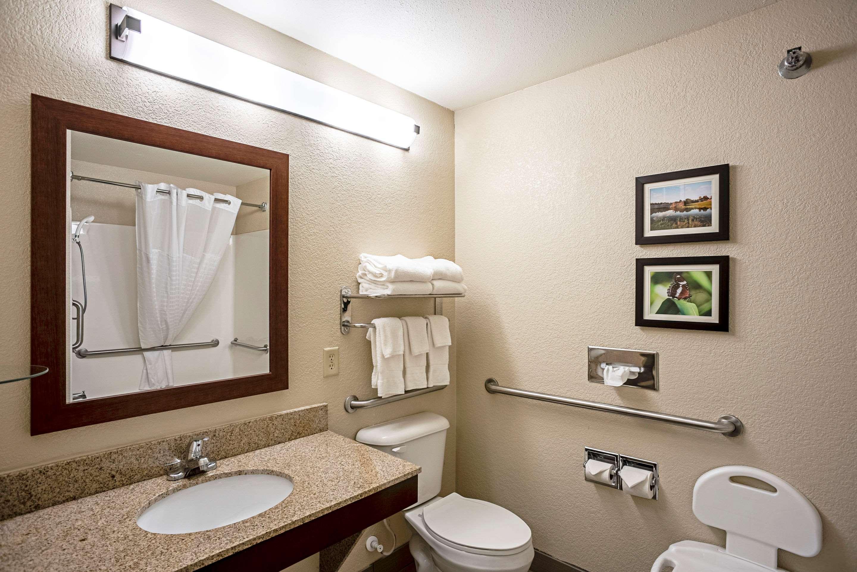 Comfort Inn & Suites Independence エクステリア 写真