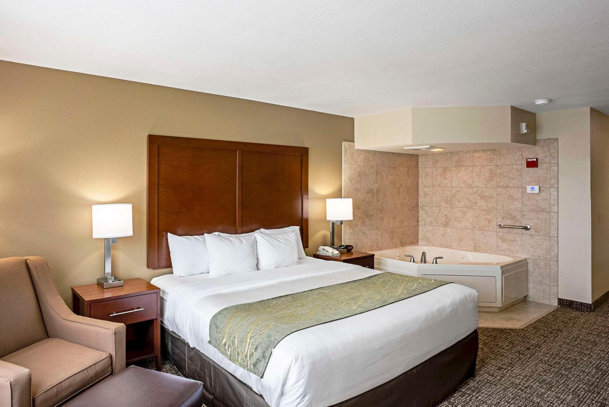 Comfort Inn & Suites Independence エクステリア 写真