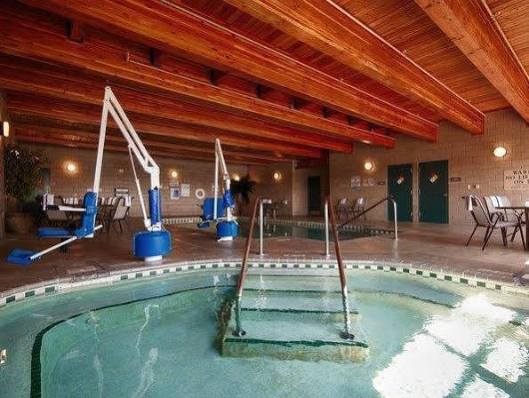 Comfort Inn & Suites Independence エクステリア 写真